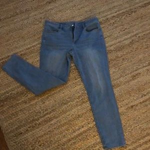 American Eagle Light Wash Jeans